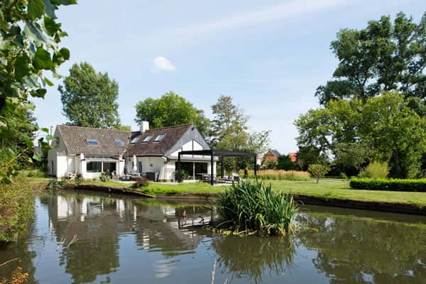 Pergolas bioclimatique attenante