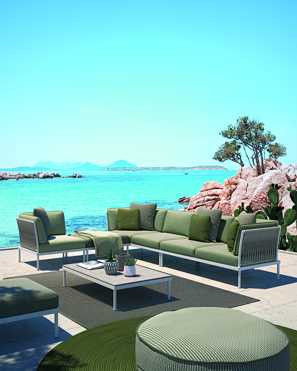 Canapé d'angle et terrasse