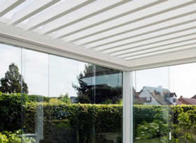 paroi coulissante et automatisme d'ouverture